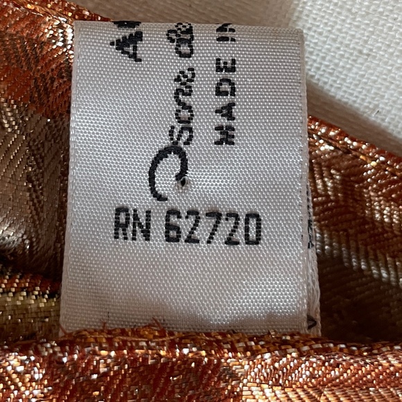 vintage Oscar de la Renta scarf - Picture 5 of 6